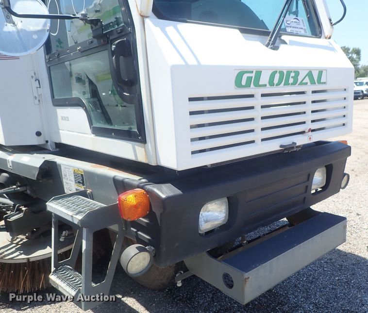 image for item DI4568 2015 Global M3  street sweeper
