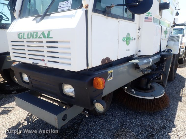 image for item DI4568 2015 Global M3  street sweeper