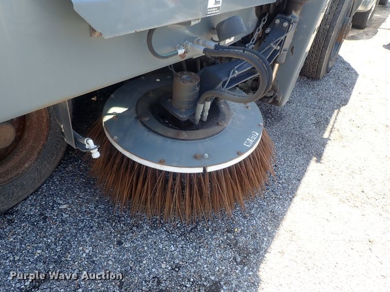 image for item DI4568 2015 Global M3  street sweeper