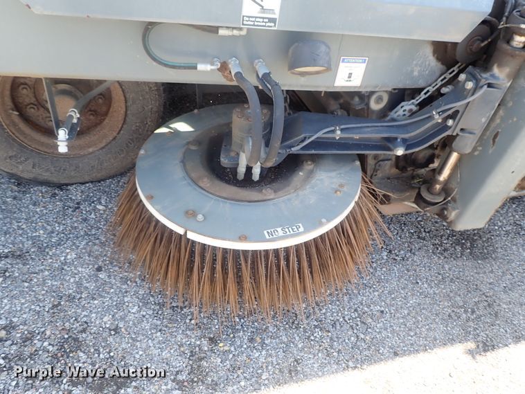 image for item DI4568 2015 Global M3  street sweeper