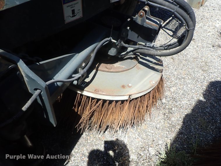 image for item DI4568 2015 Global M3  street sweeper