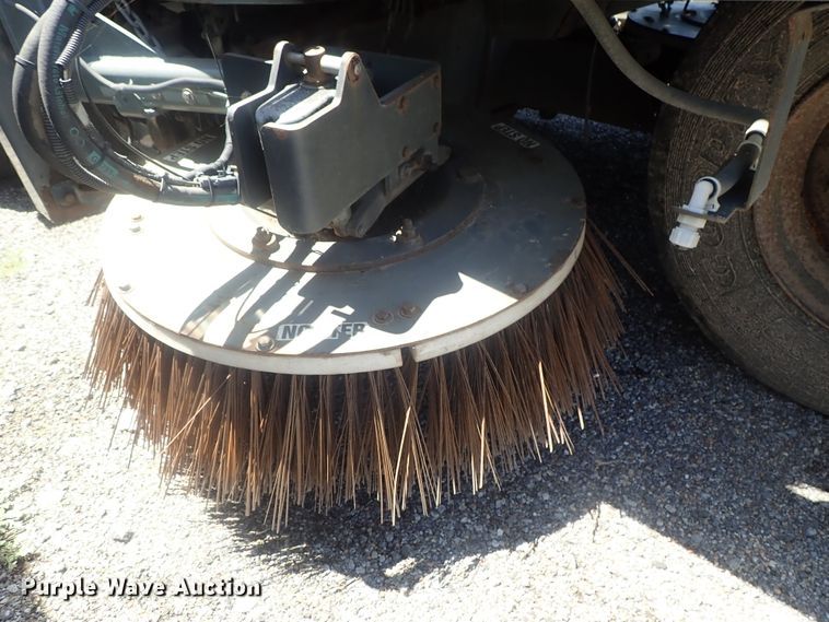 image for item DI4568 2015 Global M3  street sweeper