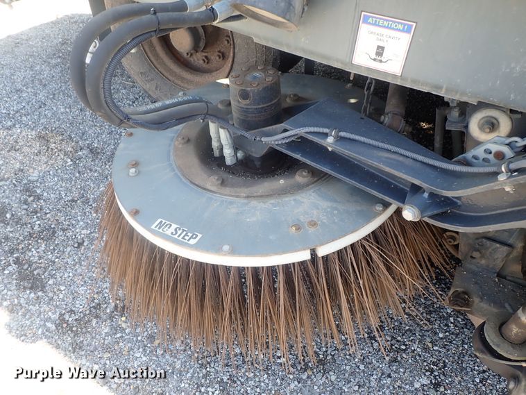 image for item DI4568 2015 Global M3  street sweeper