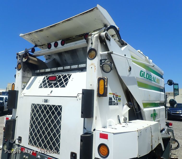 image for item DI4568 2015 Global M3  street sweeper
