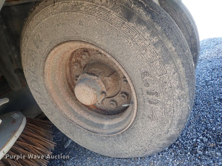 image for item DI4568 2015 Global M3  street sweeper