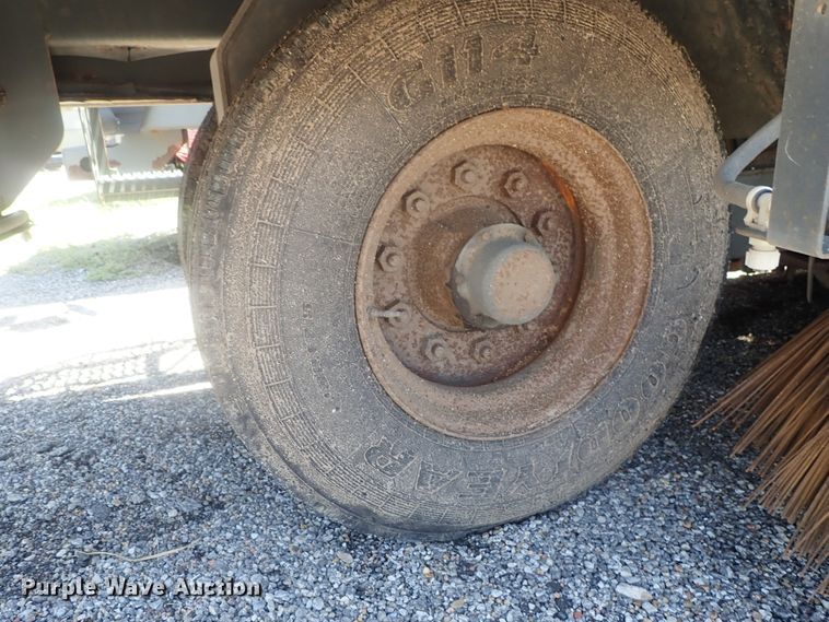 image for item DI4568 2015 Global M3  street sweeper