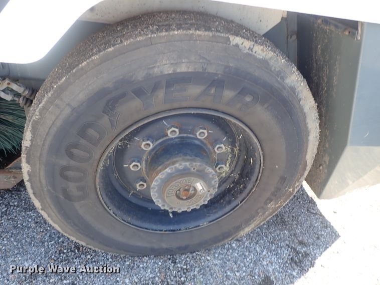 image for item DI4568 2015 Global M3  street sweeper