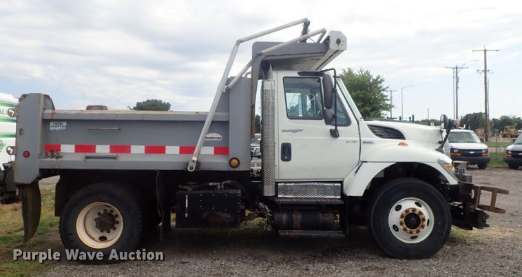 image for item DI4570 2008 International WorkStar 7400SFA  dump truck