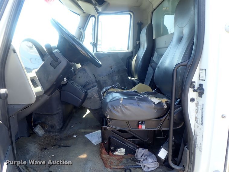 image for item DI4570 2008 International WorkStar 7400SFA  dump truck