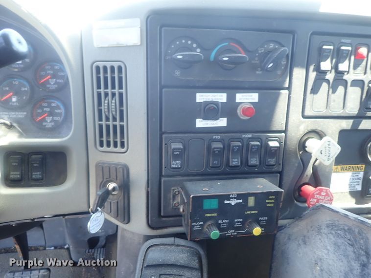 image for item DI4570 2008 International WorkStar 7400SFA  dump truck