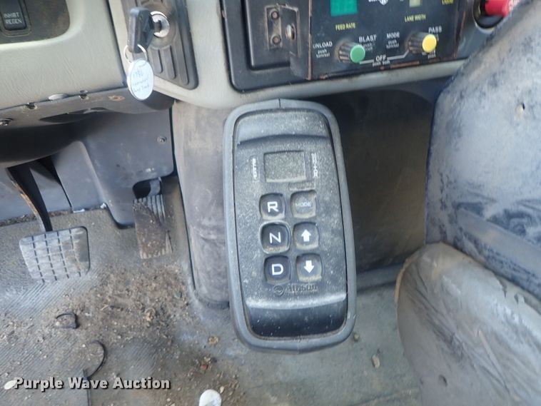 image for item DI4570 2008 International WorkStar 7400SFA  dump truck