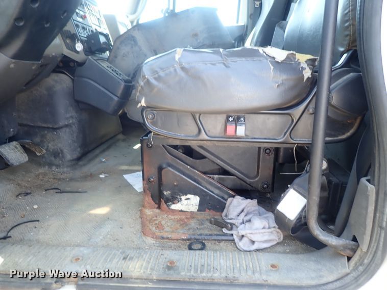 image for item DI4570 2008 International WorkStar 7400SFA  dump truck