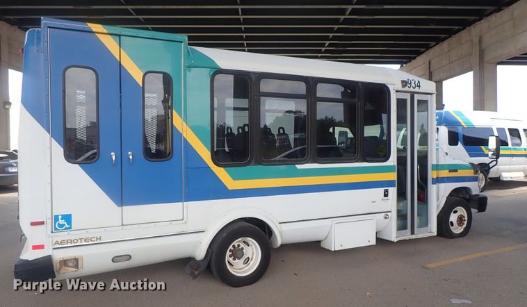 image for item DI4582 2009 Ford E450  shuttle bus