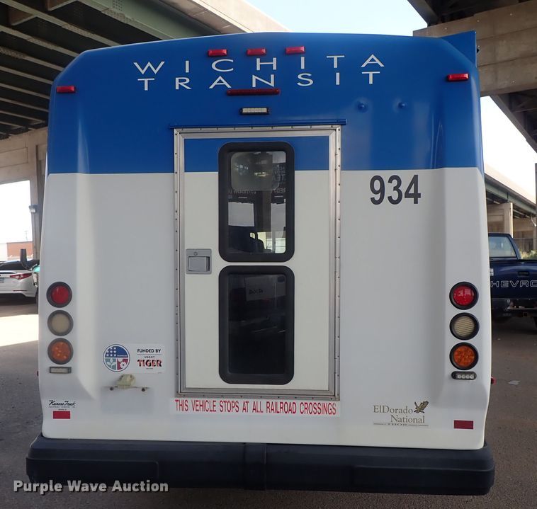 image for item DI4582 2009 Ford E450  shuttle bus