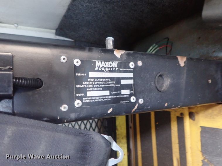 image for item DI4582 2009 Ford E450  shuttle bus