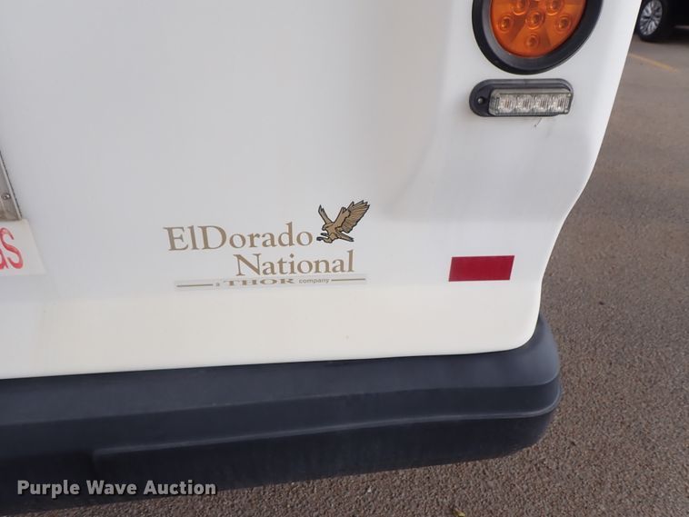 image for item DI4582 2009 Ford E450  shuttle bus