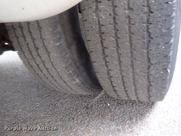 image for item DI4582 2009 Ford E450  shuttle bus