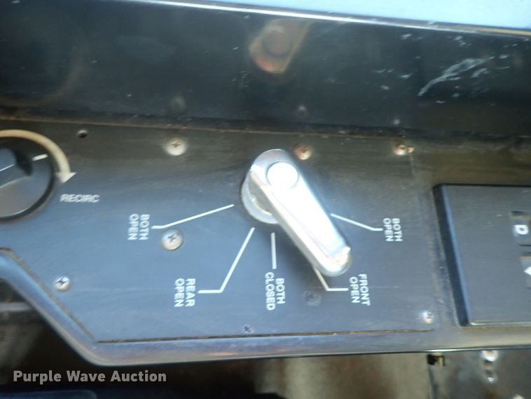 image for item DI4585 2004 Optima AH-28  trolley