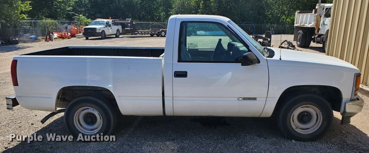 image for item DF5606 1998 Chevrolet 1500  pickup truck