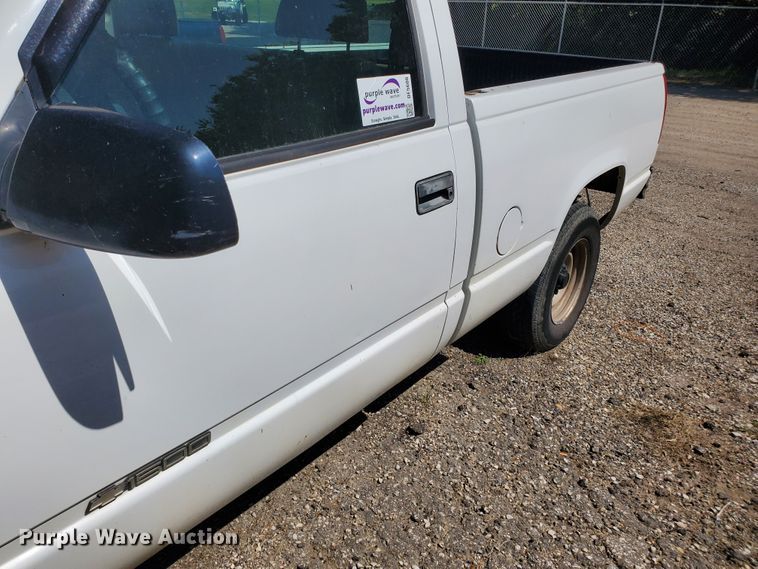 image for item DF5606 1998 Chevrolet 1500  pickup truck