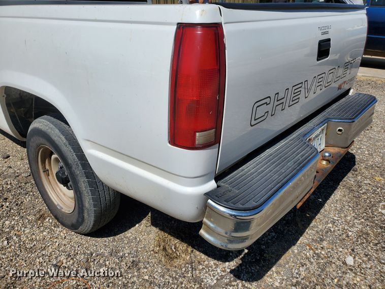 image for item DF5606 1998 Chevrolet 1500  pickup truck