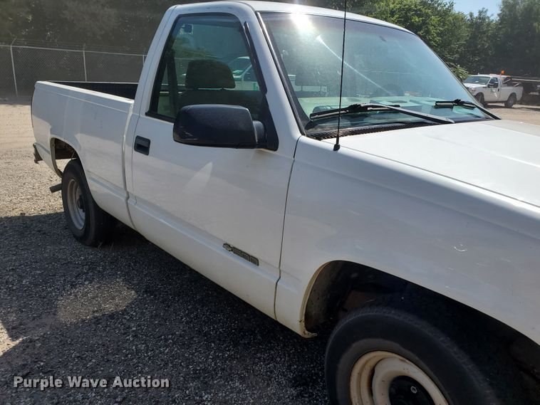 image for item DF5606 1998 Chevrolet 1500  pickup truck