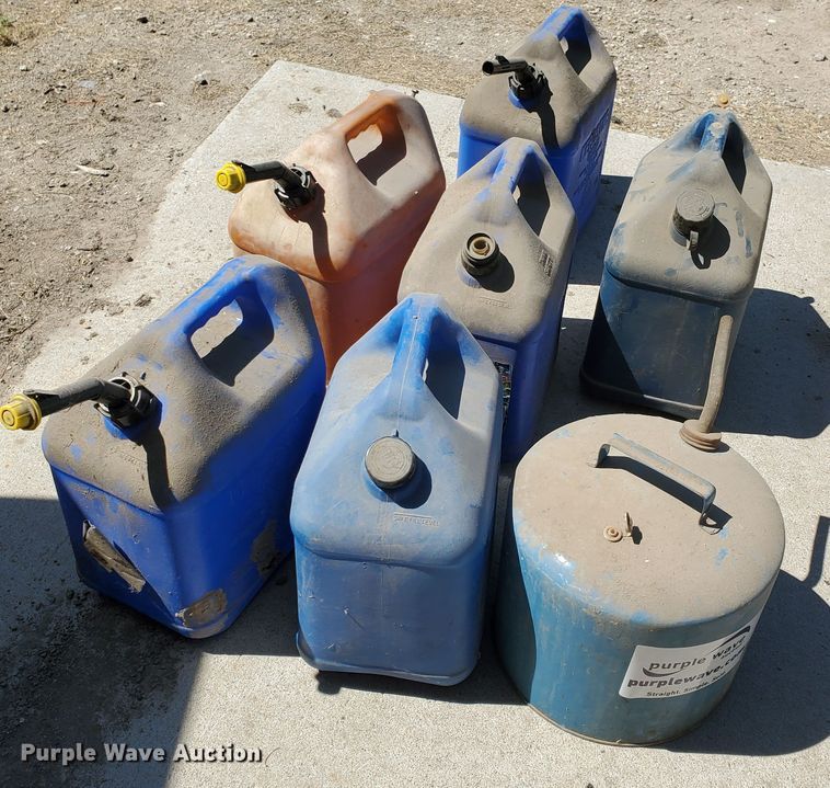 image for item DF5608 (7) fuel canisters