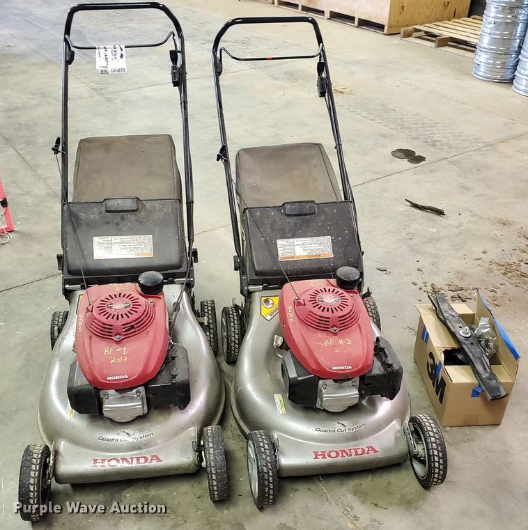 image for item DF5613 (2) Honda HRR2167PDA push mowers