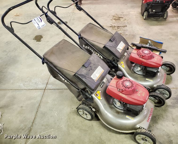 image for item DF5613 (2) Honda HRR2167PDA push mowers