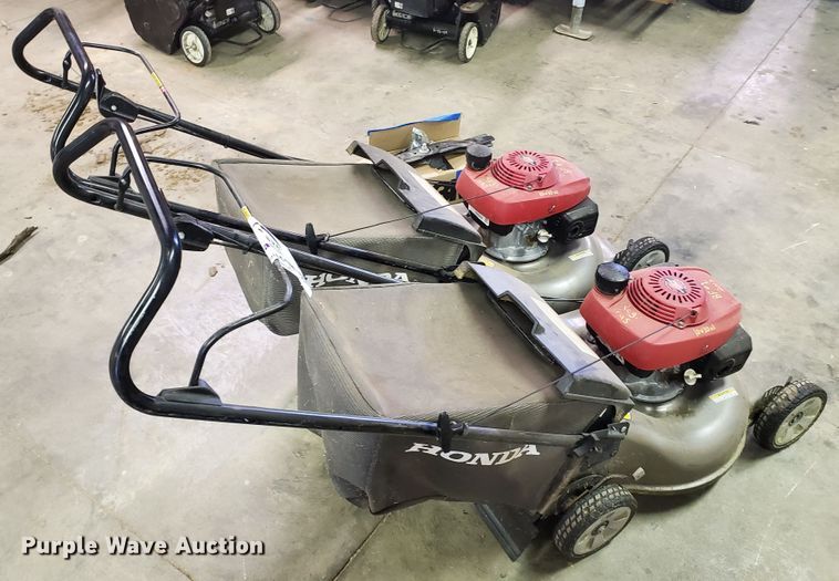 image for item DF5613 (2) Honda HRR2167PDA push mowers