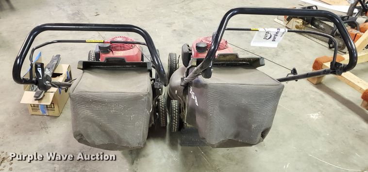 image for item DF5613 (2) Honda HRR2167PDA push mowers