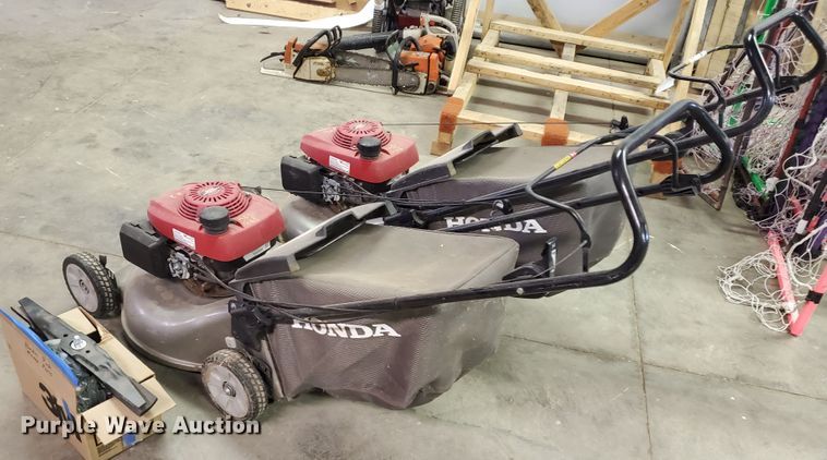 image for item DF5613 (2) Honda HRR2167PDA push mowers