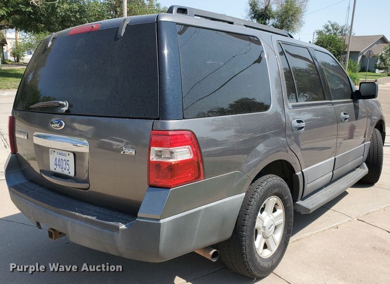 image for item DF5630 2010 Ford Expedition XLT  SUV