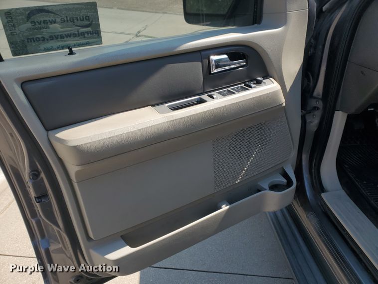 image for item DF5630 2010 Ford Expedition XLT  SUV