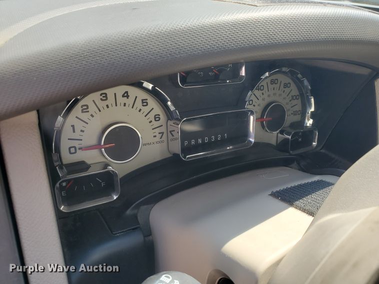 image for item DF5630 2010 Ford Expedition XLT  SUV