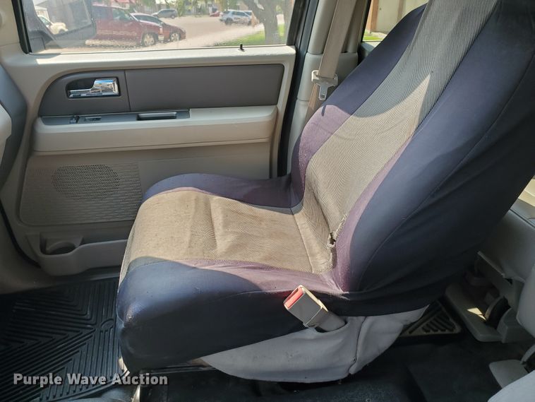 image for item DF5630 2010 Ford Expedition XLT  SUV