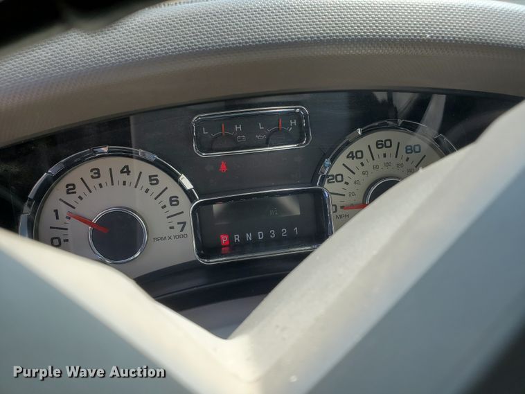 image for item DF5630 2010 Ford Expedition XLT  SUV