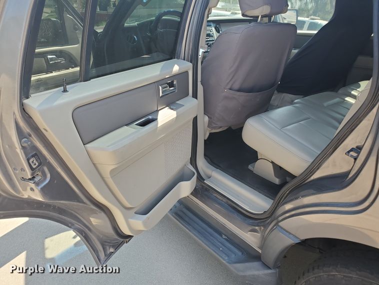 image for item DF5630 2010 Ford Expedition XLT  SUV