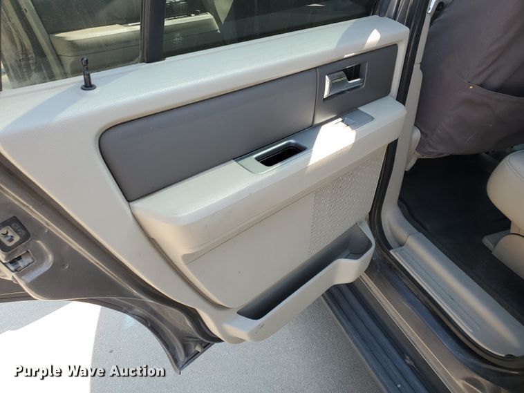 image for item DF5630 2010 Ford Expedition XLT  SUV