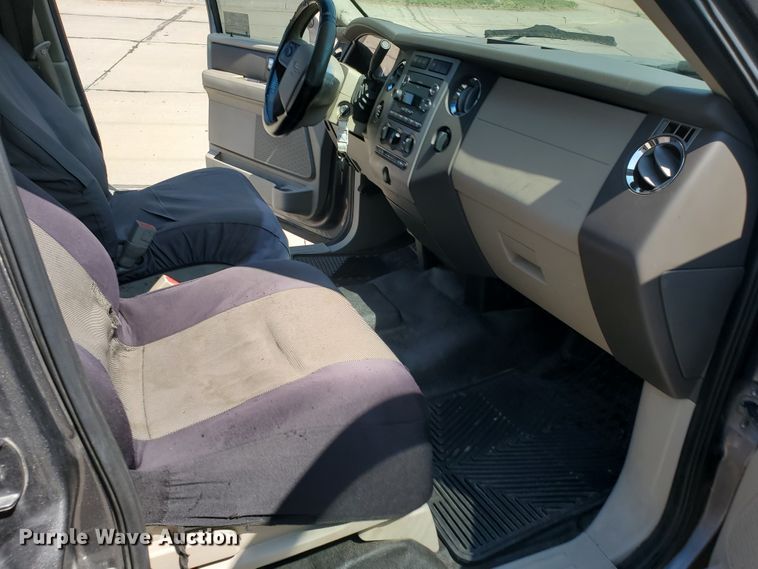 image for item DF5630 2010 Ford Expedition XLT  SUV