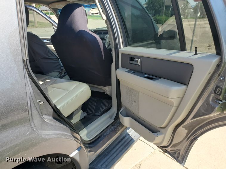 image for item DF5630 2010 Ford Expedition XLT  SUV