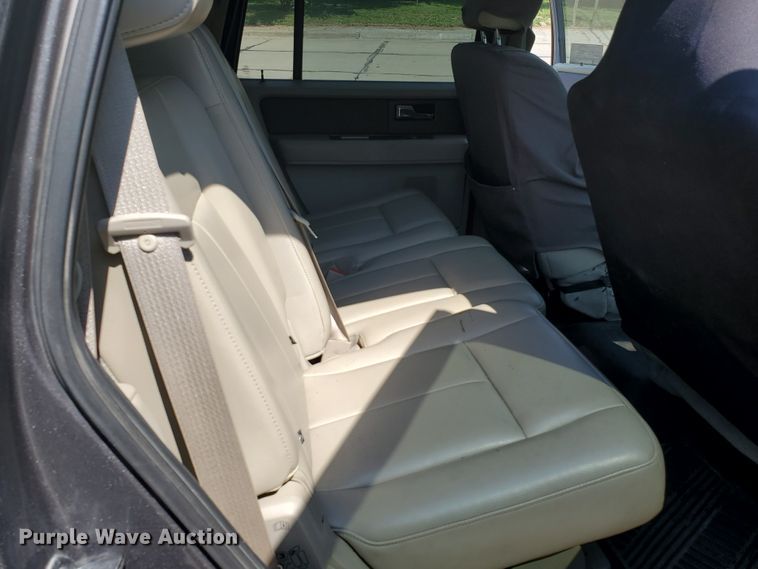 image for item DF5630 2010 Ford Expedition XLT  SUV