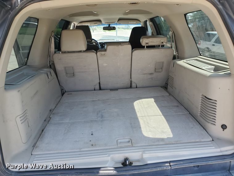 image for item DF5630 2010 Ford Expedition XLT  SUV