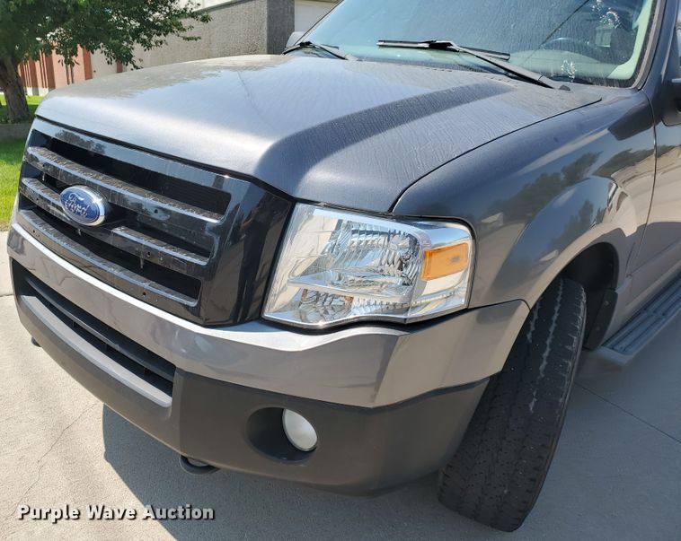 image for item DF5630 2010 Ford Expedition XLT  SUV