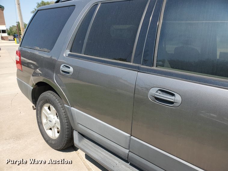 image for item DF5630 2010 Ford Expedition XLT  SUV