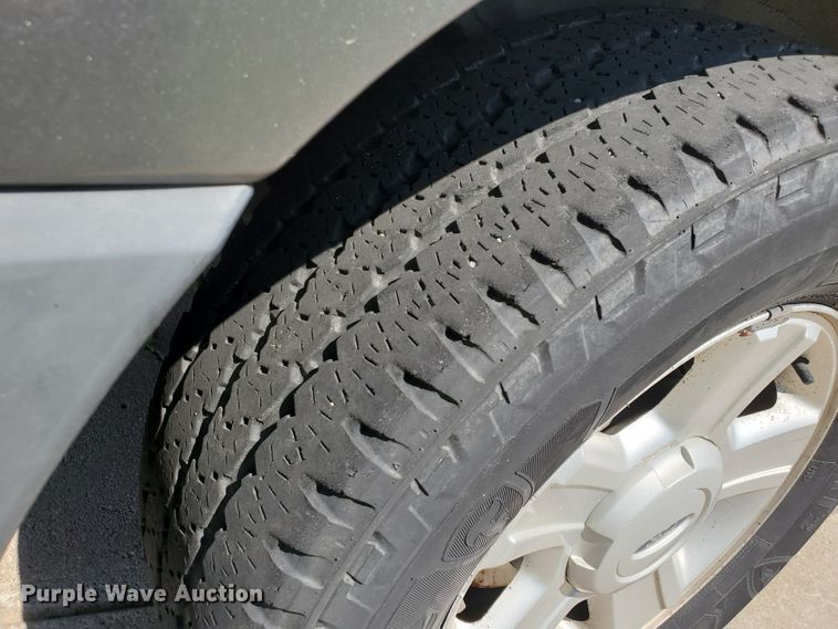 image for item DF5630 2010 Ford Expedition XLT  SUV