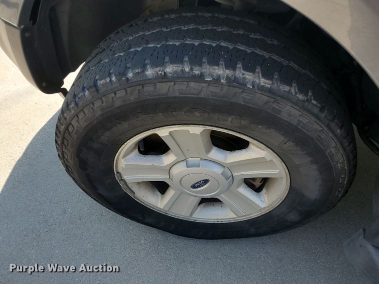 image for item DF5630 2010 Ford Expedition XLT  SUV