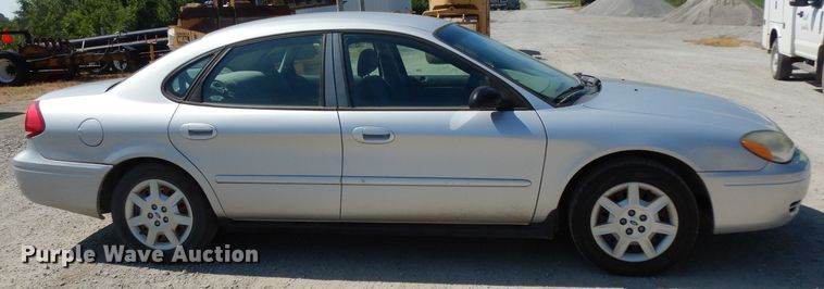 image for item DG6966 2006 Ford Taurus