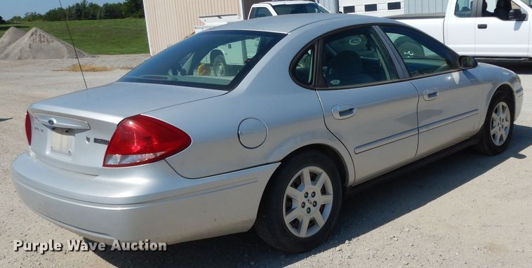 image for item DG6966 2006 Ford Taurus
