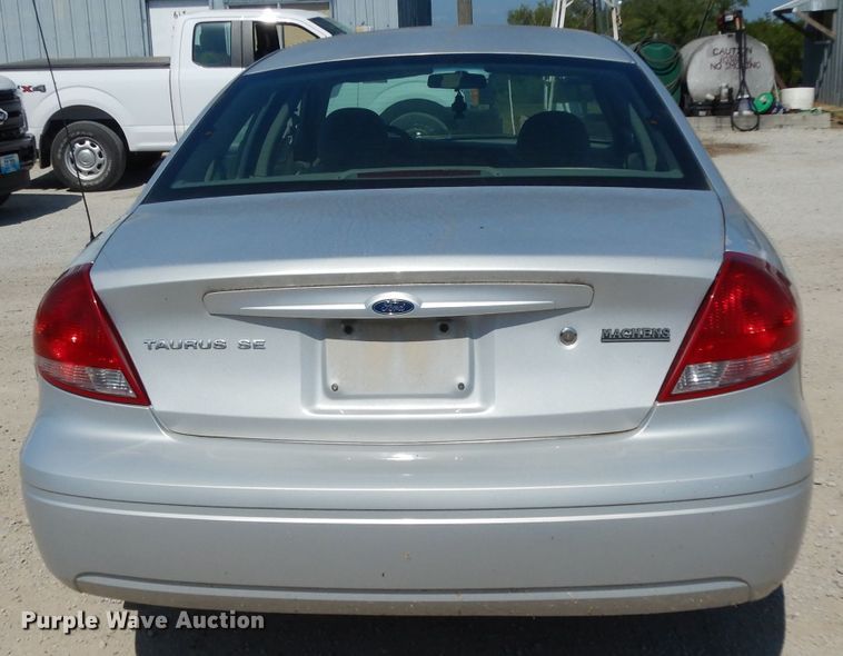 image for item DG6966 2006 Ford Taurus